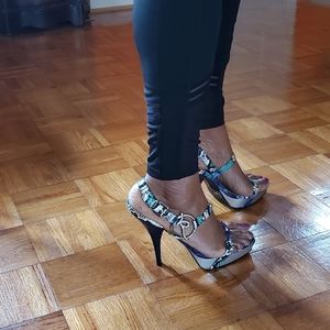 Rocawear multicolored sandals